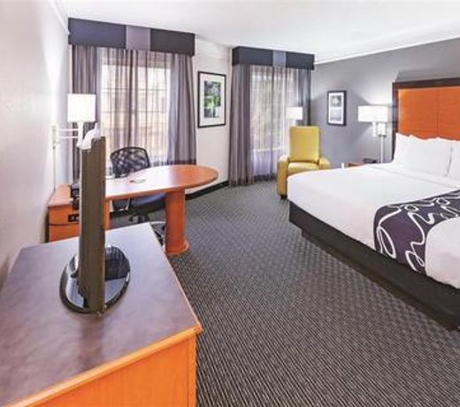 La Quinta by Wyndham Dallas - Addison Galleria