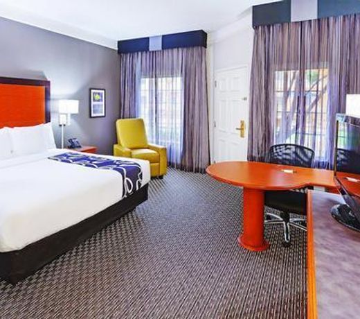 La Quinta by Wyndham Dallas - Addison Galleria
