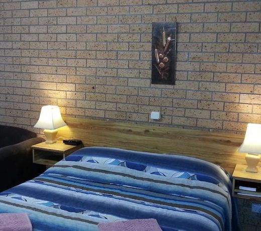 Three Ways Motel