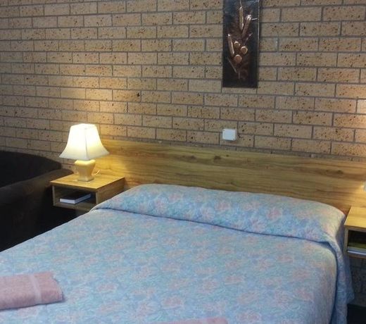 Three Ways Motel