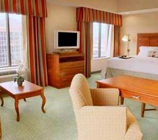 Hampton Inn & Suites Pittsburgh Downtown