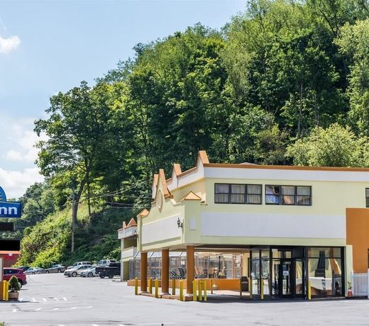 Days Inn by Wyndham Pittsburgh