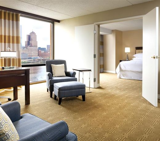 Sheraton Pittsburgh Hotel at Station Square