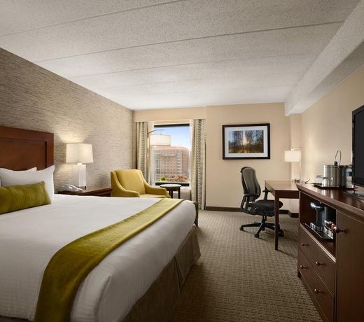 Wyndham Pittsburgh University Center