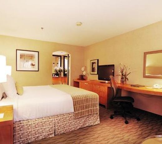 Best Western Plus Las Brisas Hotel