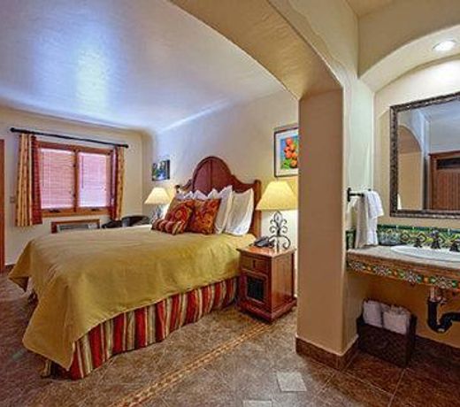 Los Arboles Hotel