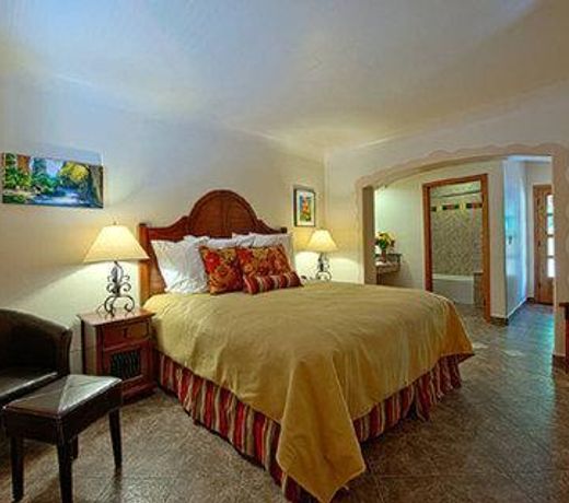 Los Arboles Hotel