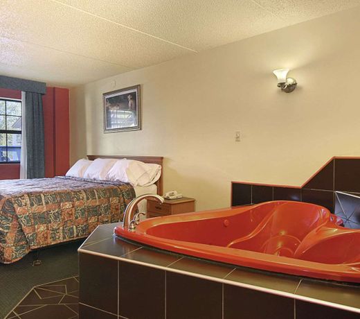 Days Inn by Wyndham Downtown-Nashville West Trinity Lane