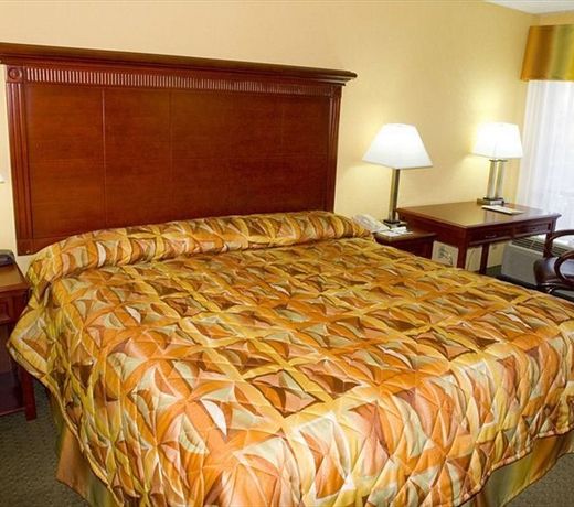 Alexis Inn and Suites Hotel