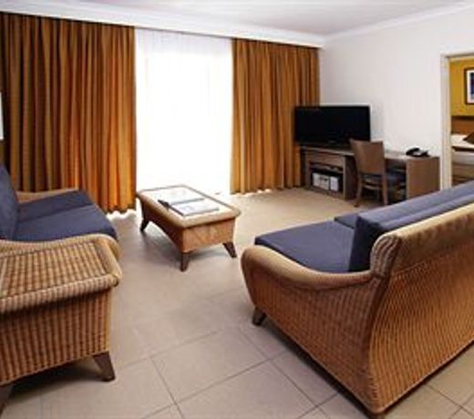 Mantra Geraldton