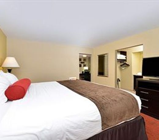Quality Suites Nashville Airport