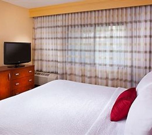 Courtyard by Marriott Nashville Airport