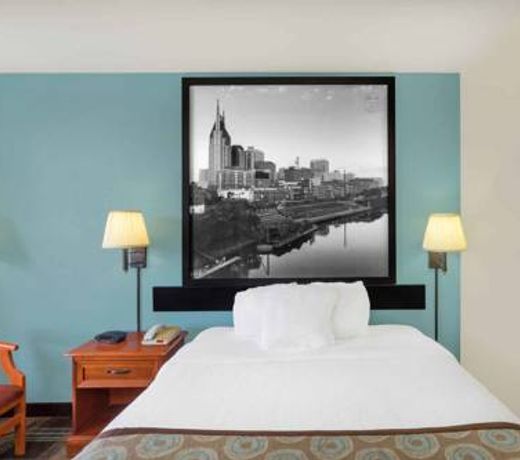 Super 8 by Wyndham Nashville Downtown