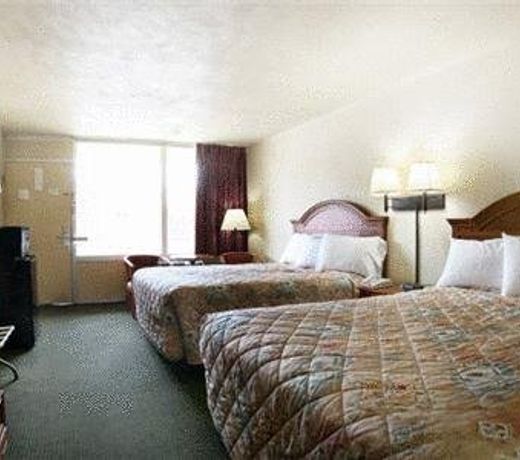 Super 8 by Wyndham Nashville Downtown