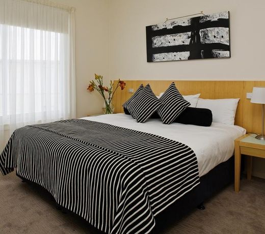 York Cove Holiday Hotel