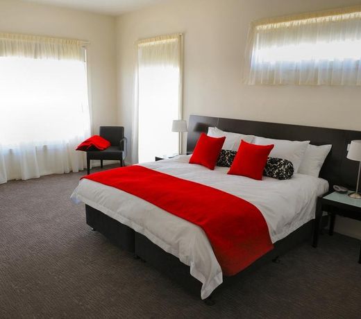 York Cove Holiday Hotel