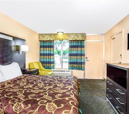Days Inn by Wyndham Fort Lauderdale Airport Cruise Port