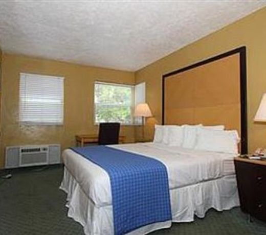 Avalon Waterfront Inns
