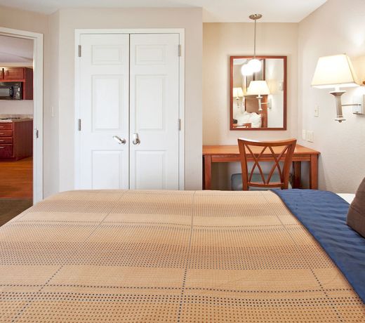 Candlewood Suites Fort Lauderdale Airport-Cruise, an IHG Hotel