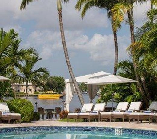 The Pillars Hotel