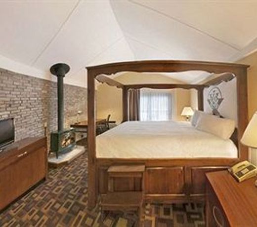 Cortina Inn & Resort