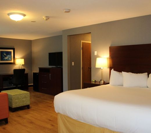 Cortina Inn & Resort