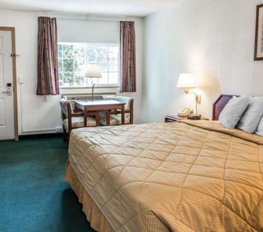 Econo Lodge Inn & Suites Spokane