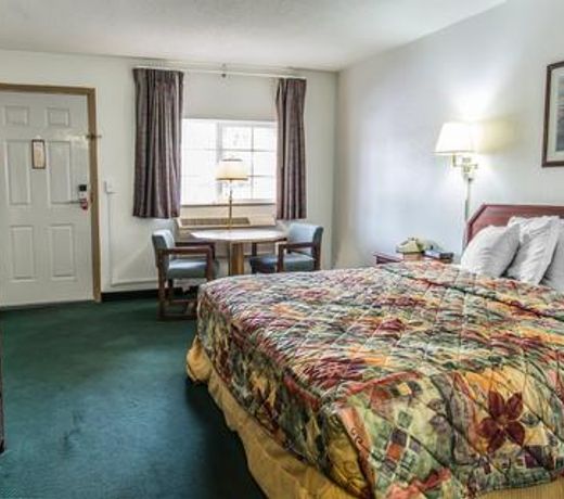Econo Lodge Inn & Suites Spokane