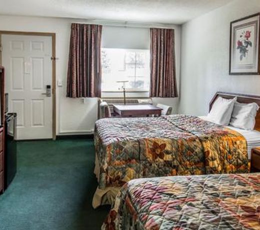 Econo Lodge Inn & Suites Spokane