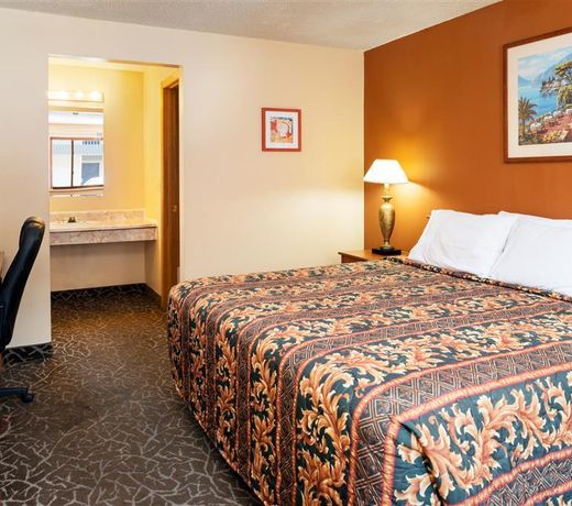 Howard Johnson by Wyndham Spokane