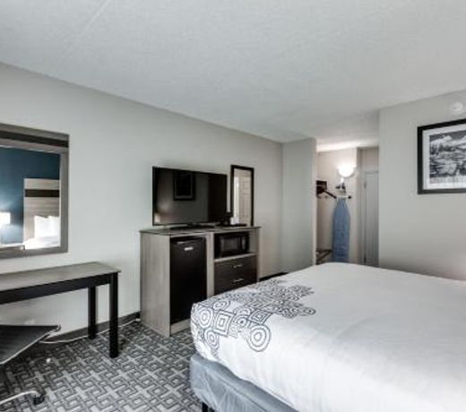 Days Inn & Suites by Wyndham Spokane