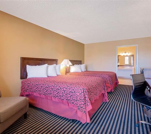 Days Inn by Wyndham Spokane