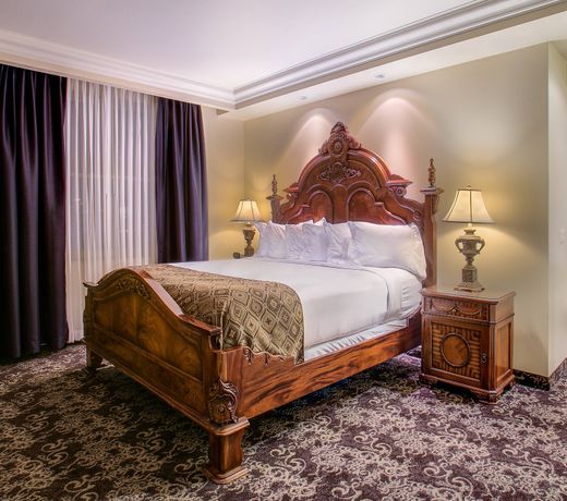 The Historic Davenport, Autograph Collection