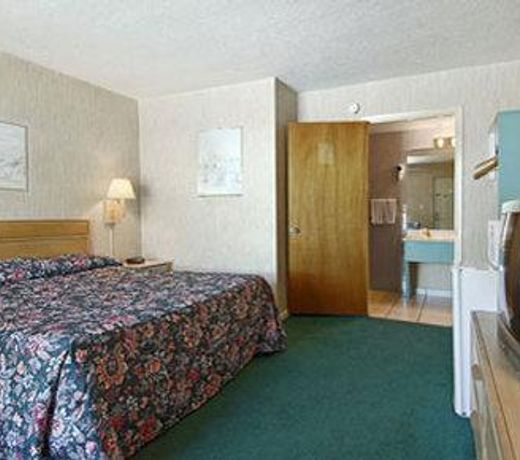 Days Inn by Wyndham St. Petersburg Central