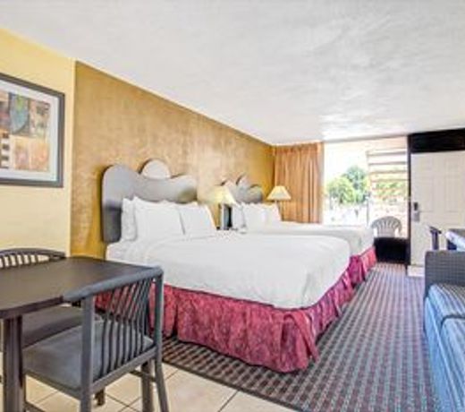 Days Inn by Wyndham St. Petersburg Central