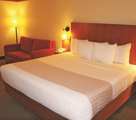La Quinta by Wyndham Charlotte Airport North