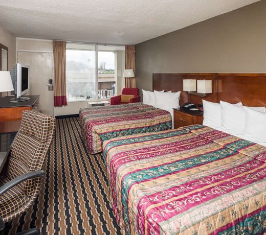 Days Inn by Wyndham Charlotte Airport North