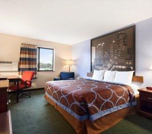 Super 8 by Wyndham Charlotte University