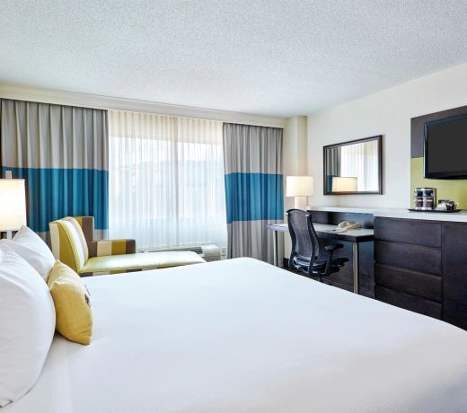 DoubleTree by Hilton Charlotte Gateway Village