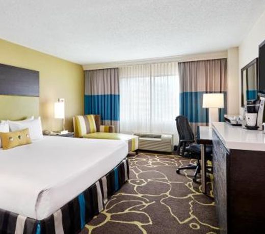 DoubleTree by Hilton Charlotte Gateway Village
