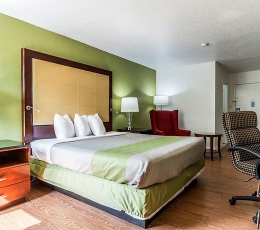 Econo Lodge Airport near Billy Graham Parkway