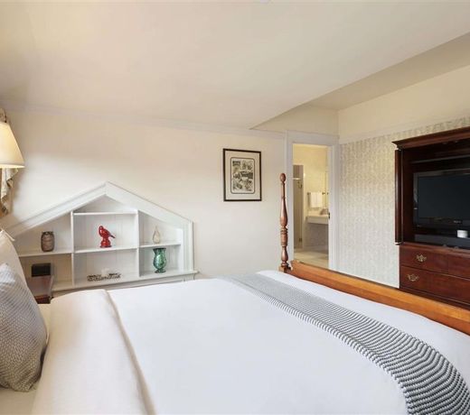 Hayes Mansion San Jose, Curio Collection by Hilton