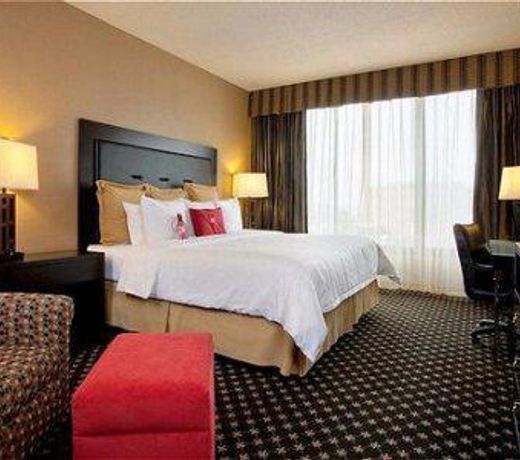 Crowne Plaza Hotel Indianapolis Airport, an IHG Hotel