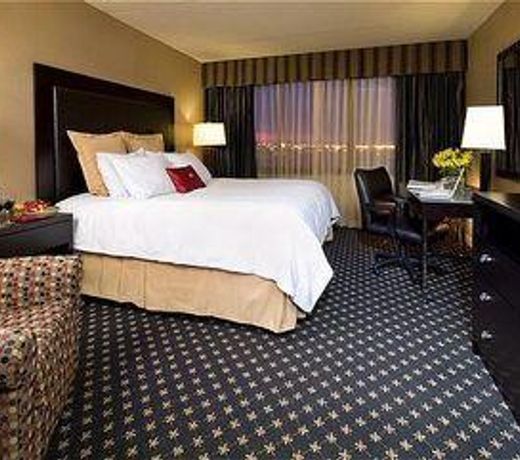 Crowne Plaza Hotel Indianapolis Airport, an IHG Hotel