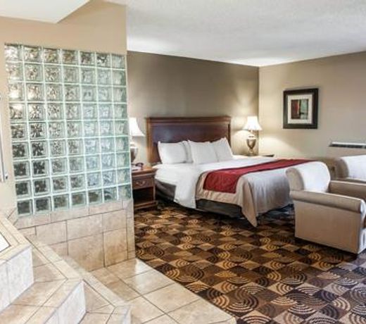 Comfort Inn & Suites North at the Pyramids