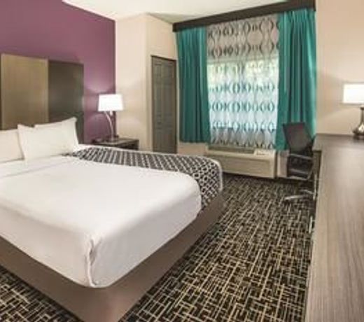 La Quinta Inn by Wyndham Indianapolis North at Pyramids