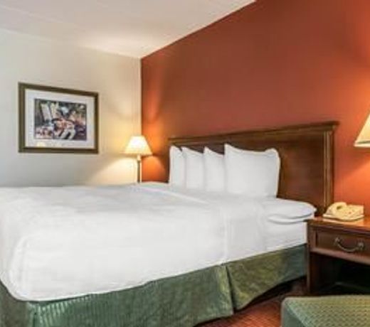 Clarion Hotel Airport
