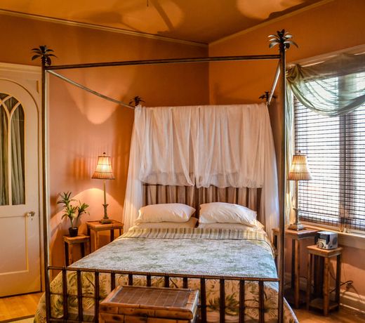THE VILLA INN RESTAURANT & SPA