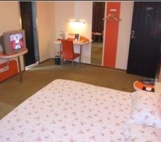 MOTEL168 YIBIN FAZHAN ROAD INN