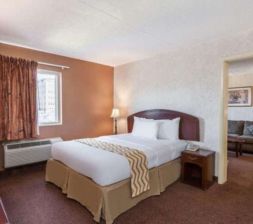 Travelodge Inn & Suites by Wyndham Albany